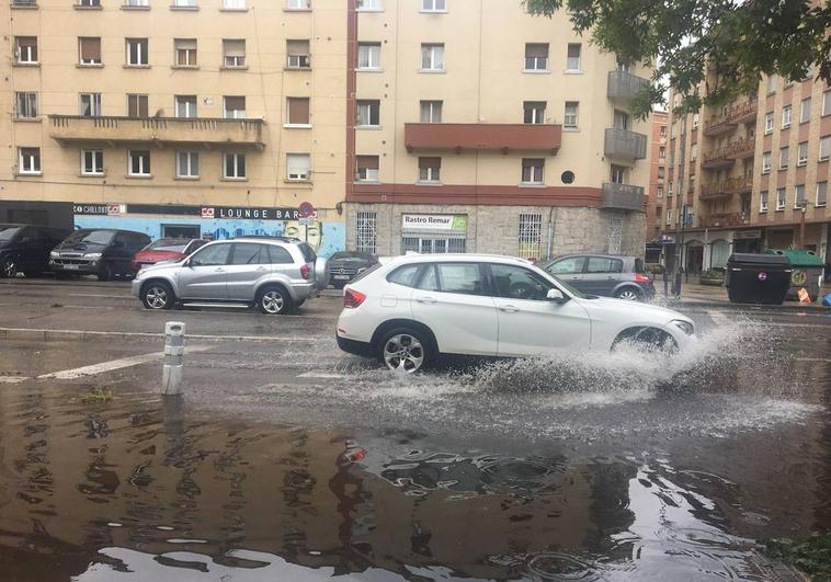 Balsa de agua en Obispo Ballester.