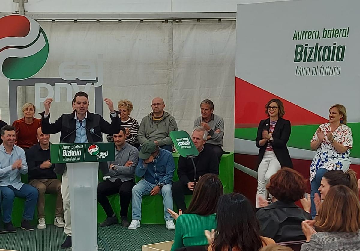 El candidato jeltzale en el mitin de Bermeo del PNV.