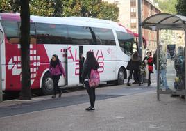 Los vecinos de Llodio echan de menos un transporte urbano que conecte los barrios.