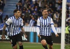 Toni Moya celebra el segundo gol del Alavés.