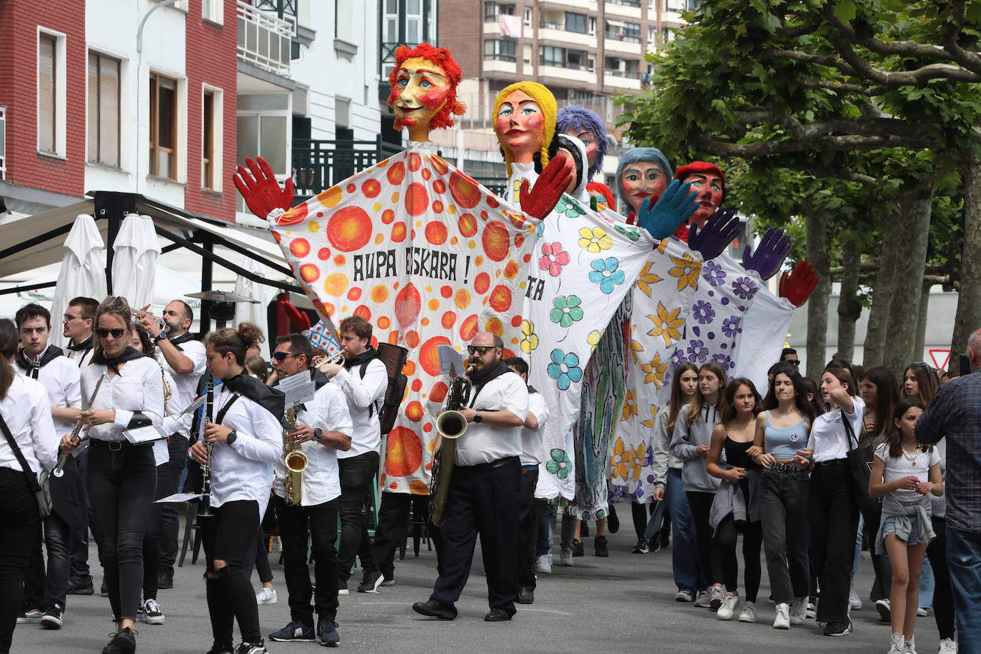 Kalejira bat, Ondarroako kaleetatik.