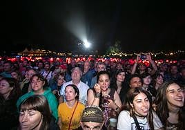 El público del festival Azkena Rock en la actuación de Suzi Quatro.