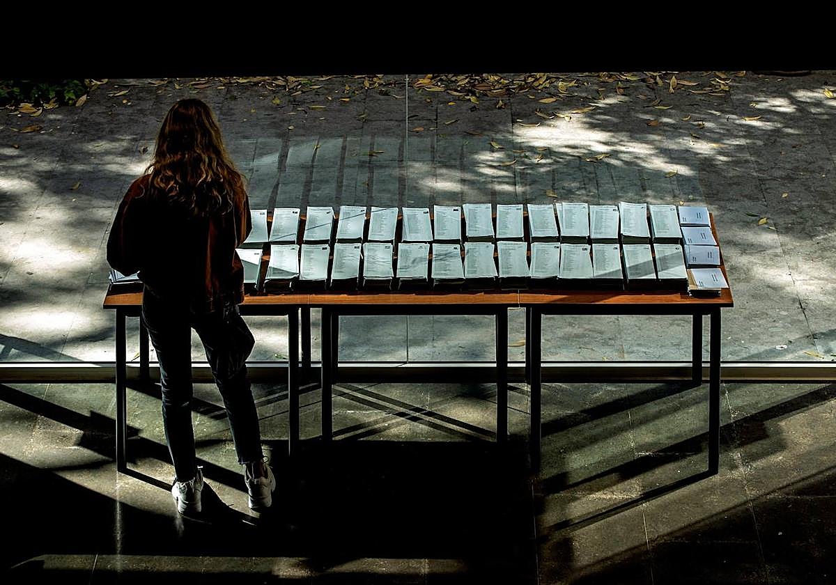 Los partidos pelean por atraer al 15% de indecisos que pueden decantar las elecciones