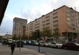 Pisos construidos en el solar del antiguo campo de Atotxa.