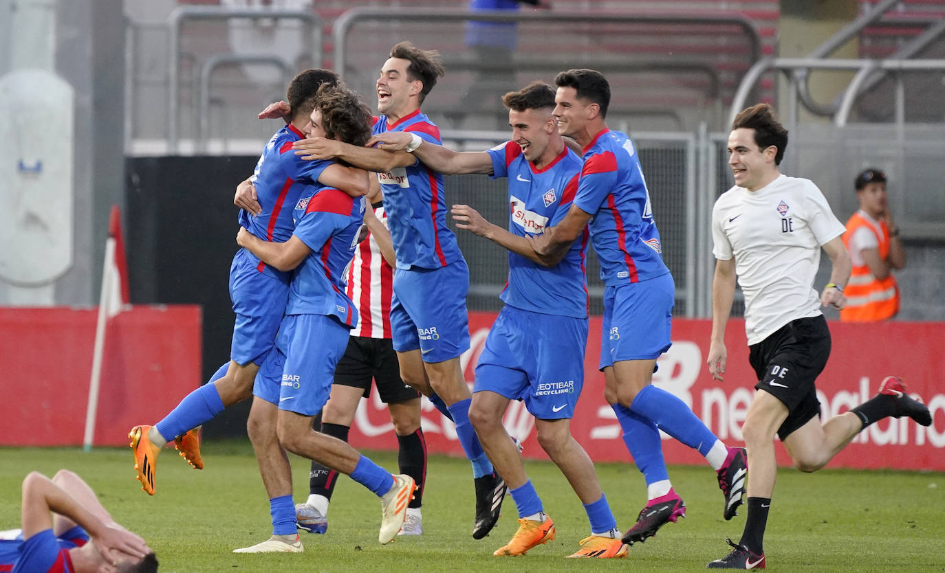 Emoción y alegría del Amorebieta por el ascenso a Segunda