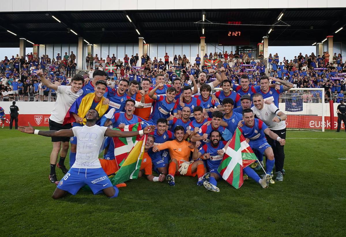 Emoción y alegría del Amorebieta por el ascenso a Segunda