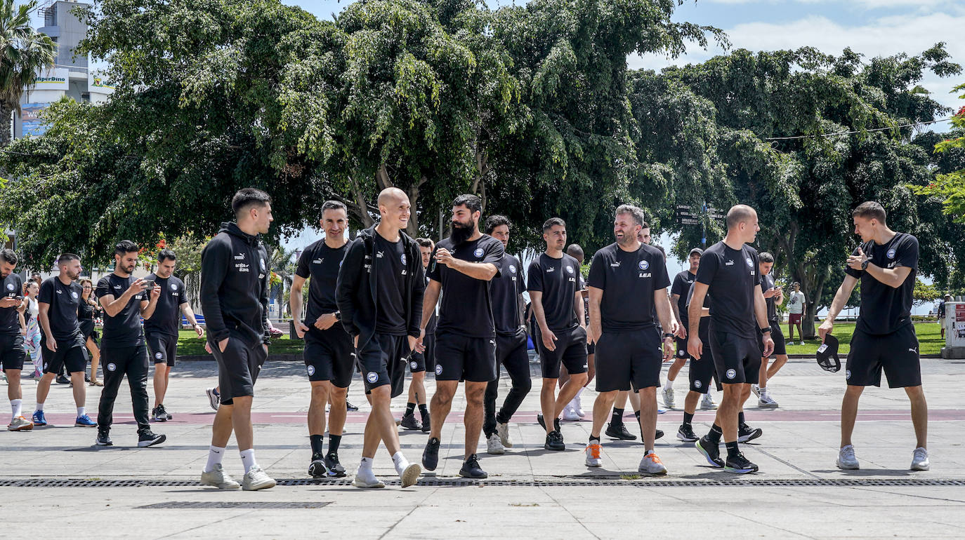 Los jugadores se dejan ver por las calles de Las Palmas