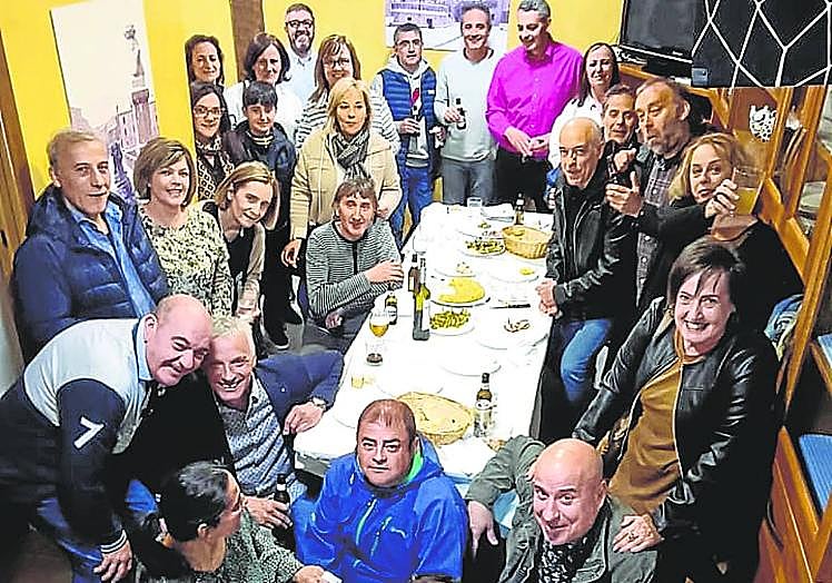 Las sociedades sirven de epicentro para la celebración de diferentes actos de la cuadrilla.