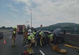 Dos heridos tras la colisión de un coche y un camión en Rontegi