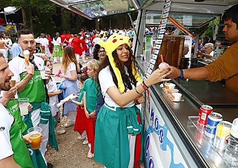 Imagen secundaria 1 - Los sanjuaneros tomaron La Laguna