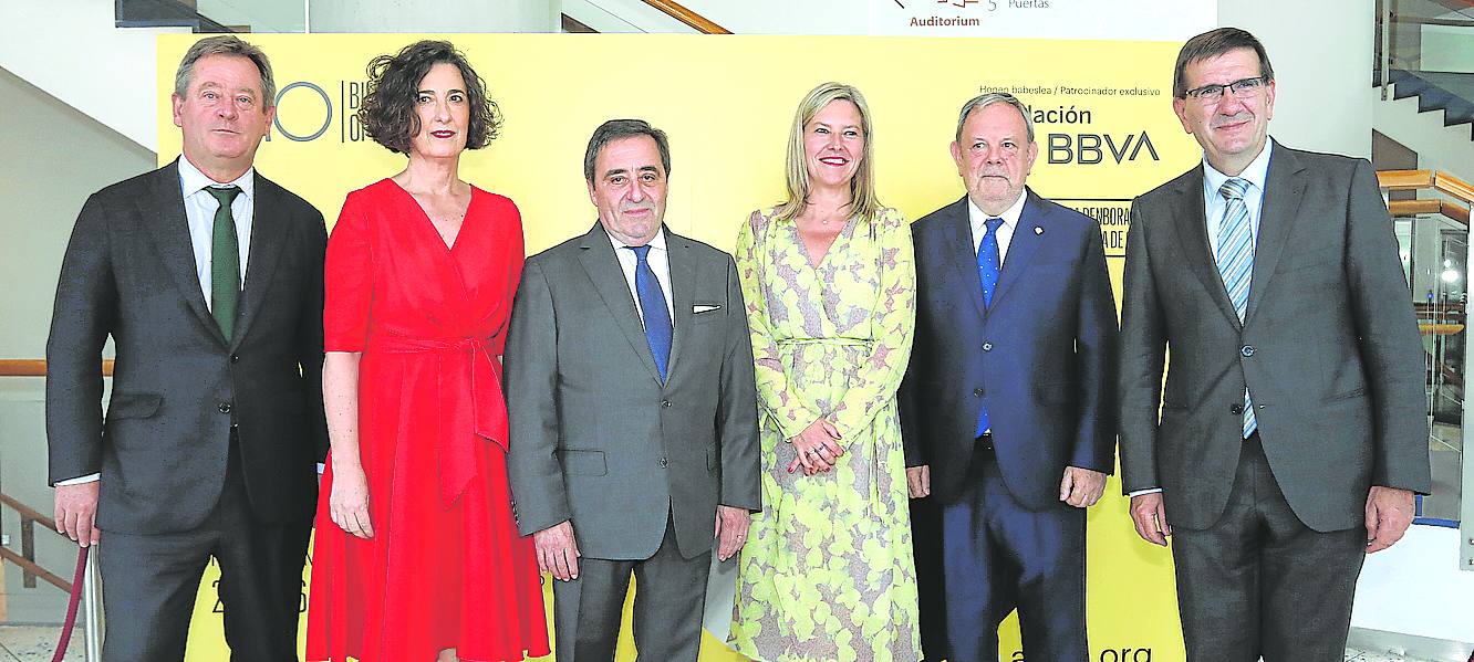 Bingen Zupiria, Lorea Bilbao, Juan Carlos Matellanes, Ana Otadui, Pedro Azpiazu y Juan José Etxeberria. 