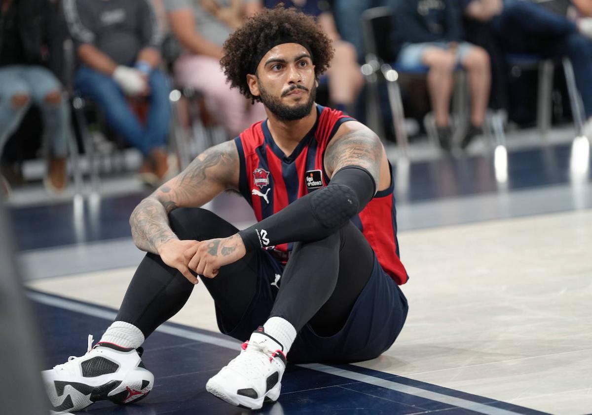 Howard, en el suelo del Buesa Arena, en el último partido frente al Joventut.