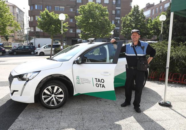 El nuevo vehículo que recorrerá desde este jueves las calles dotado con cámaras que leerán las matrículas para detectar a los coches que no han abonado la OTA o han excedido el tiempo.