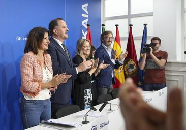 El PP pide ahora entrar en los gobiernos de PNV y PSE en Gipuzkoa, Vitoria y Durango