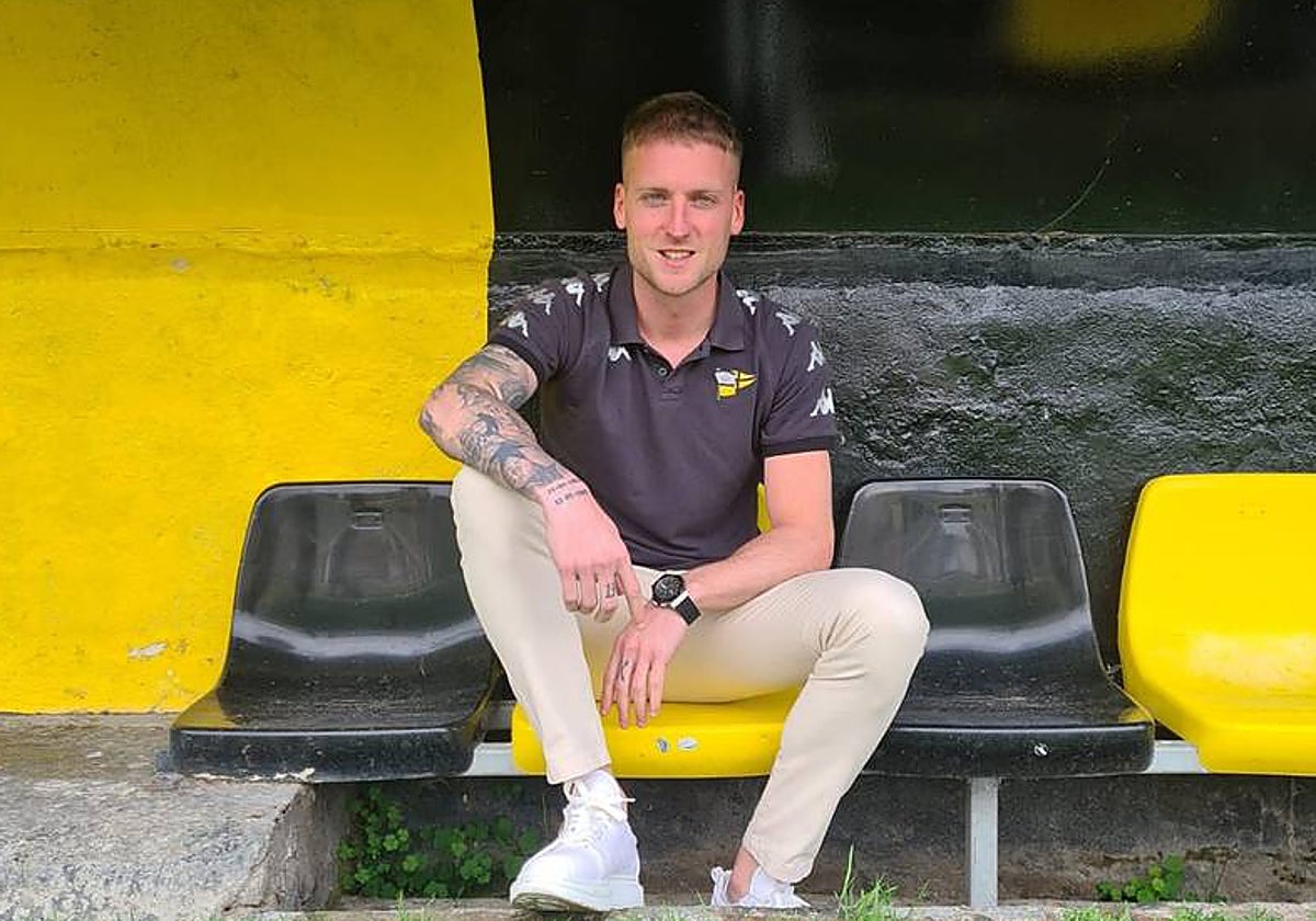 Iván Franco posa en el banquillo de La Florida, desde donde llevará las riendas del Portugalete.