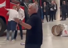 Mourinho pagó su mal perder con el árbitro en el parking: «¡Eres una p... vergüenza!»