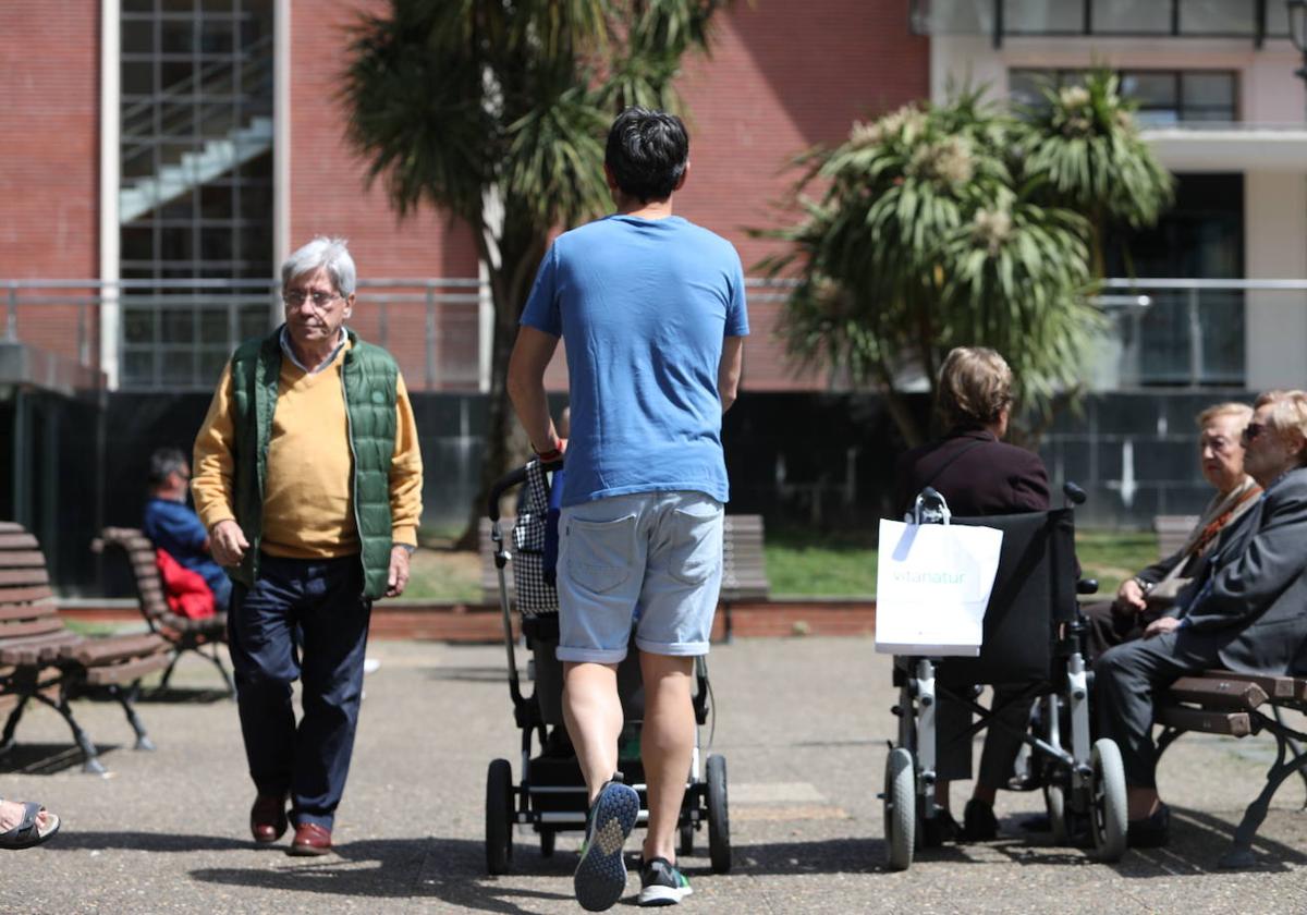 El grupo creará un espacio para que las mujeres formen una red de apoyo y los hombres se impliquen en la crianza.