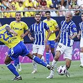 El 1x1 del Cádiz-Alavés: Guridi, el más incisivo