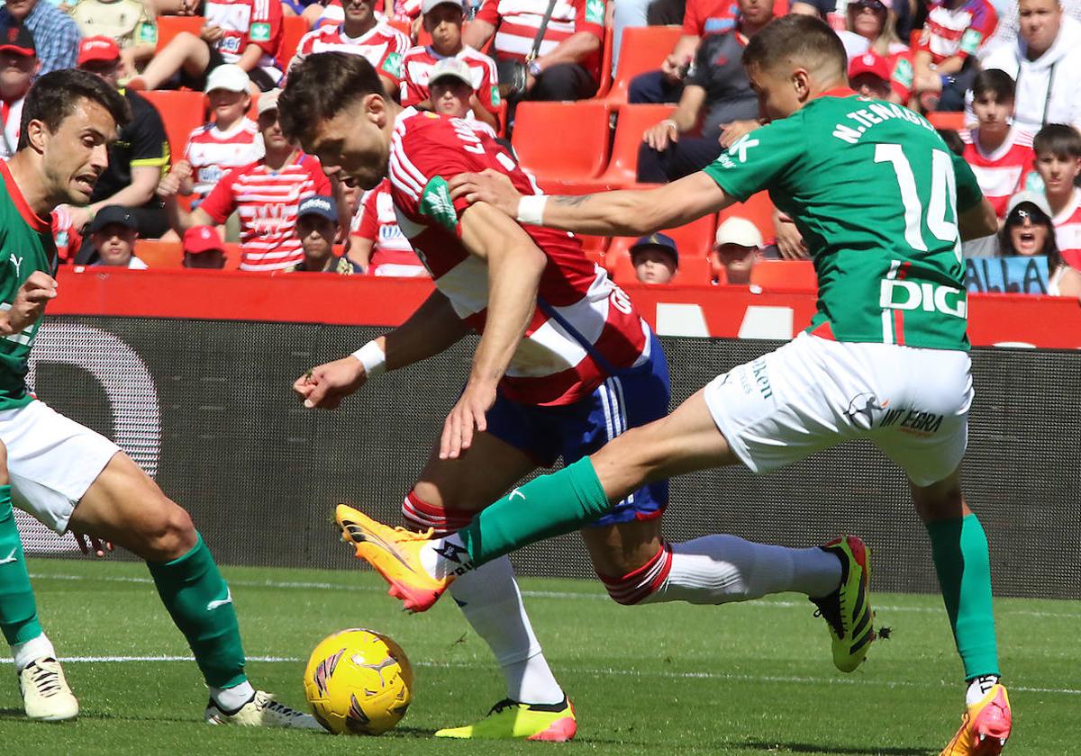 El 1x1 del Granada-Alavés: Tenaglia salva los muebles. Y tú, ¿quién crees que ha destacado?