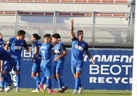 Los azules festejan el tanto del empate.