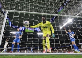 El Alavés es apabullado por el ritmo del campeón