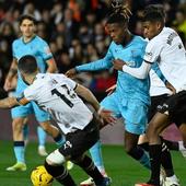 El Athletic flojea en Mestalla y ve terminada su racha