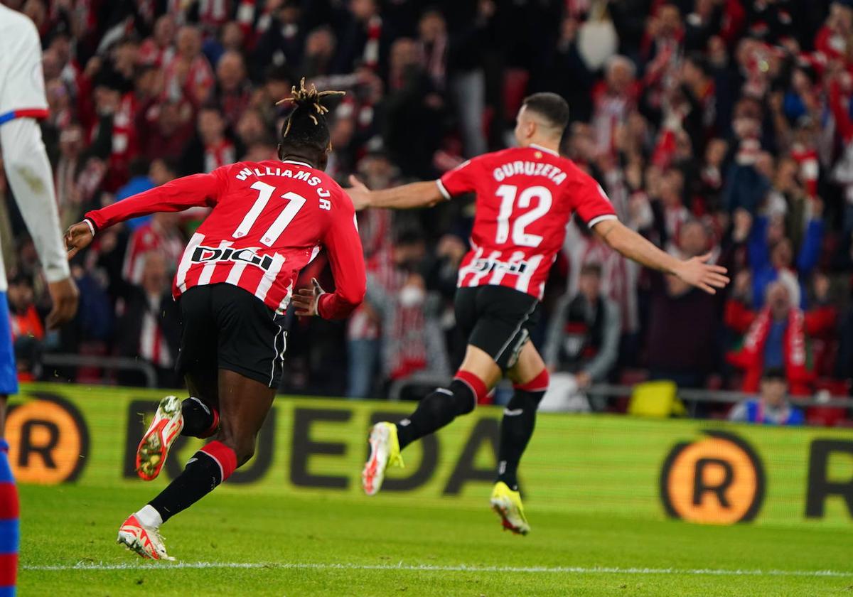 Nico Williams celebra el primer gol de Guruzeta.