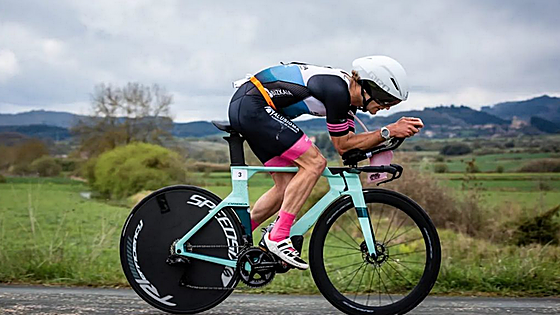 Peio Osoro y Marta Sánchez, ganadores de la Vi Half Gasteiz