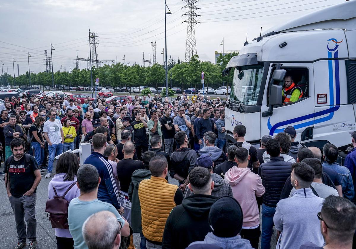 Primera jornada de huelga en la fábrica de Michelin en Vitoria