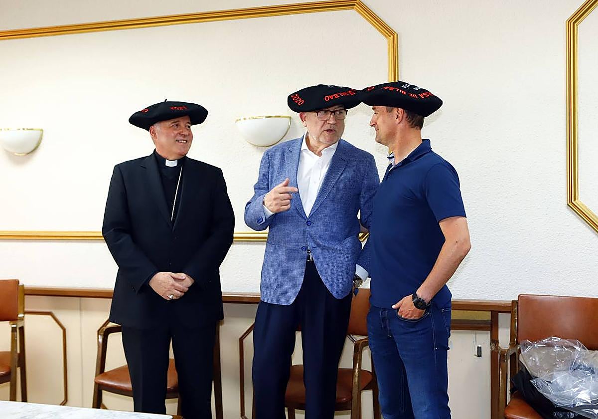 Mario Iceta, Gonzalo Antón y Joseba Etxeberria, recibieron sus chapelas el año pasado.