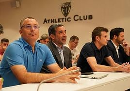 Xabier Álvarez, primero por la izquierda, junto a Egoitz Begoña, Jon Uriarte e Igor San Román el 30 de mayo en Lezama.