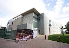 El nuevo edificio está anexo al actual trinquete.