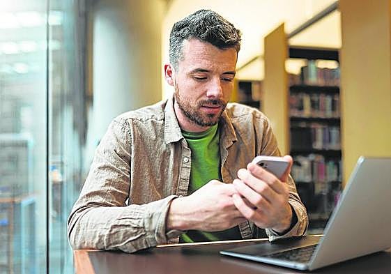 Las entidades bancarias han multiplicado los avisos para que sus clientes vigilen cómo operan con móviles y ordenadores.