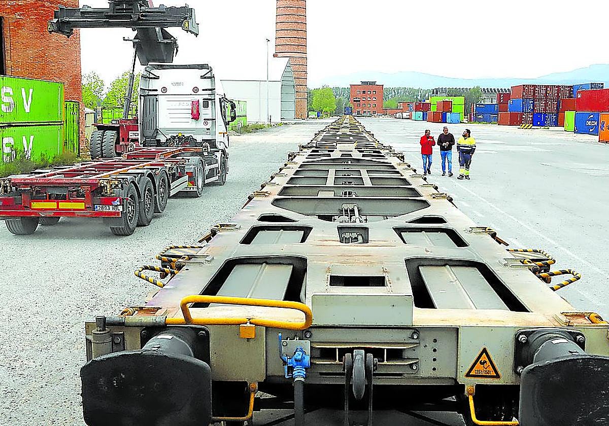 La empresa empezó a operar trenes en la ciudad nada más iniciar su actividad TCM.