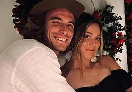 Tsitsipás y Badosa, en una foto confirmando su romance.