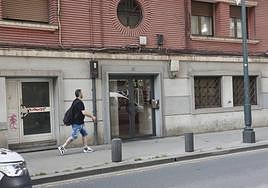 Exterior del bloque donde han tenido lugar los hechos.