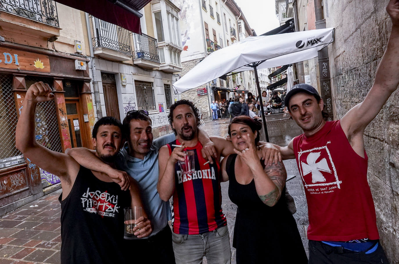 Las mejores fotos de Vitoria y Valencia en la previa del Levante-Alavés