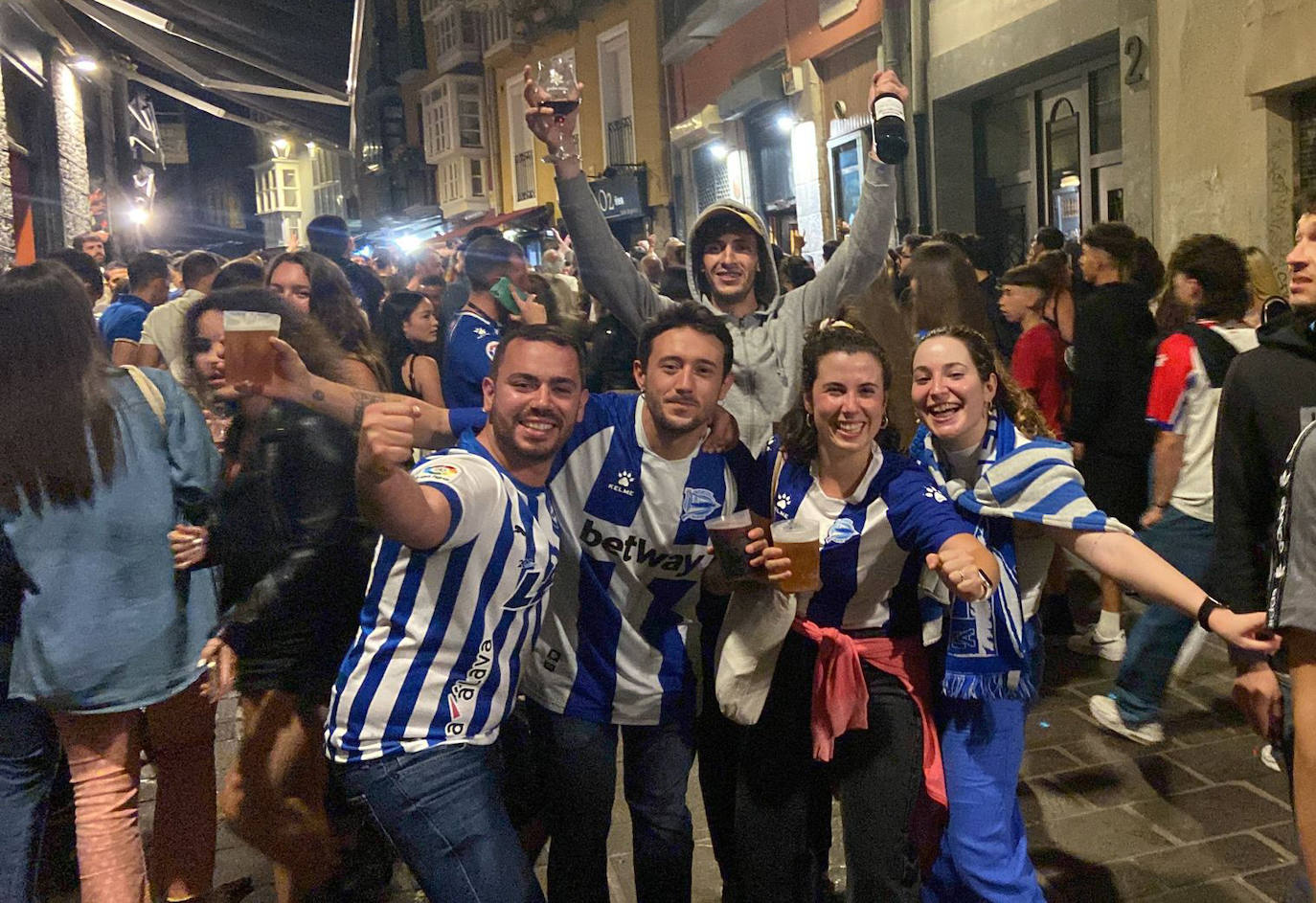 Las mejores fotos de la celebración del ascenso del Alavés en Vitoria
