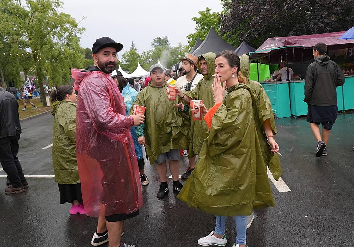 Entre las pocas cosas cuestionables de la edición del Azkena Rock 2023 está la lluvia.