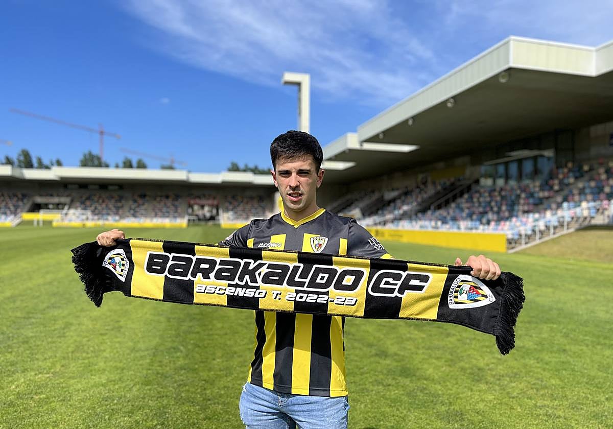 Urki Txoperena ha renovado y jugará su tercera temporada en el Barakaldo.