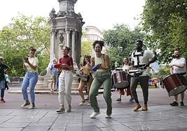 La compañía catalana Sound De Secà guió a los responsables municipales por las distintas propuestas que ofrece el parque.