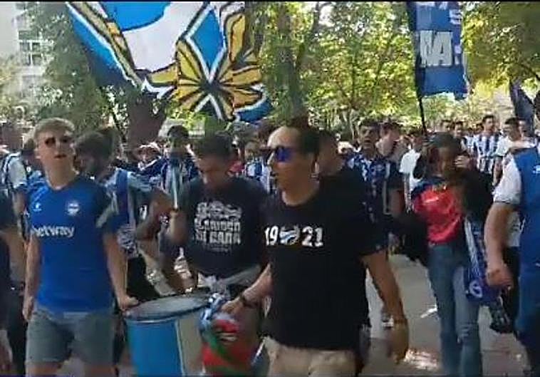 La pasión de Iraultza desfila hacia la Virgen Blanca