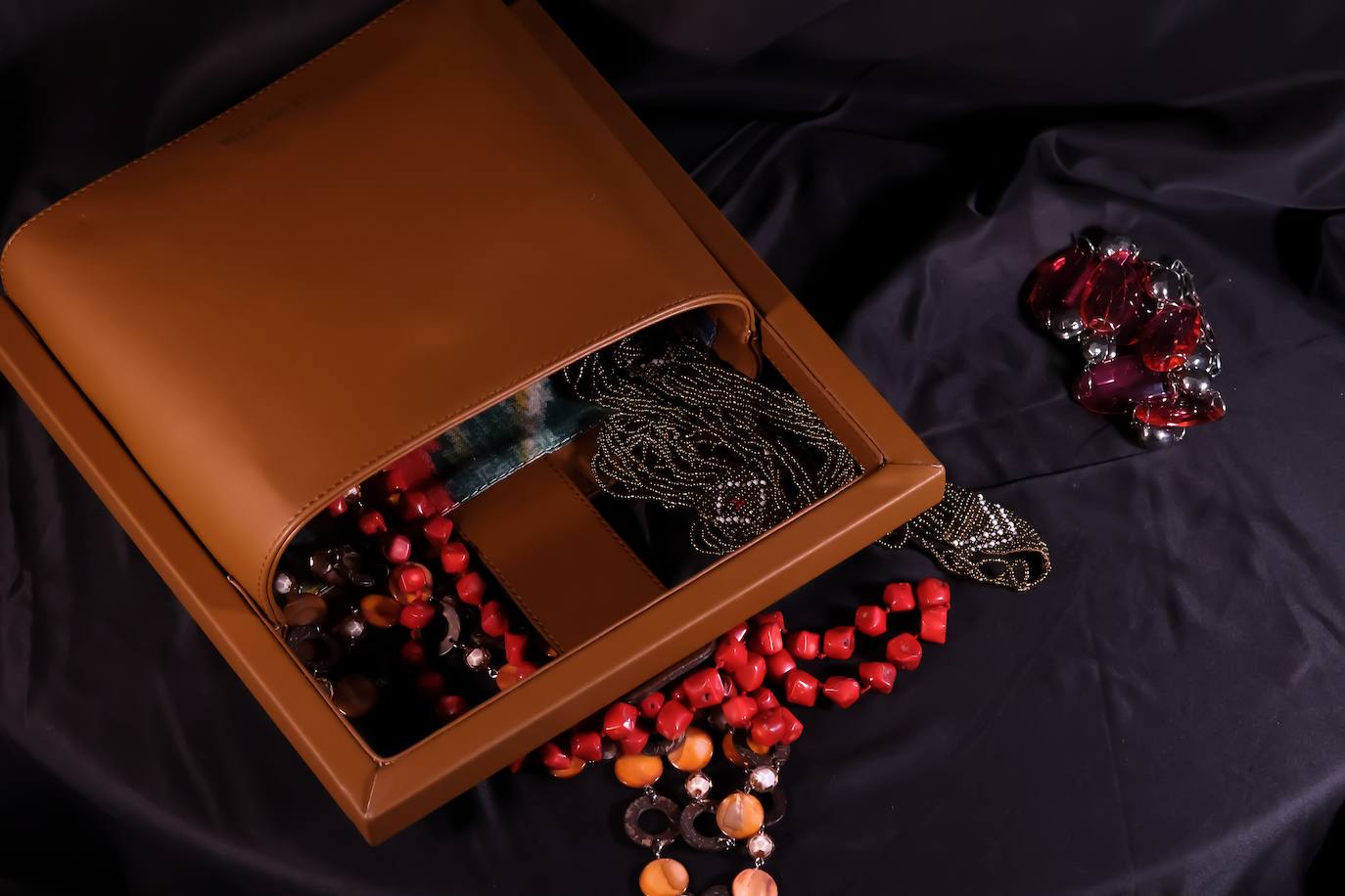 Los bolsos de piel de cactus creados por una madre e hija vizcaínas que llegan a EE UU