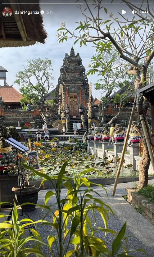 (20/06/23) Dani García y Naora Peñagarikano, de viaje de novios en Bali. Han estado en uno de los templos más espectaculares de esta ciudad de Indonesia, el Gunung Lebah.