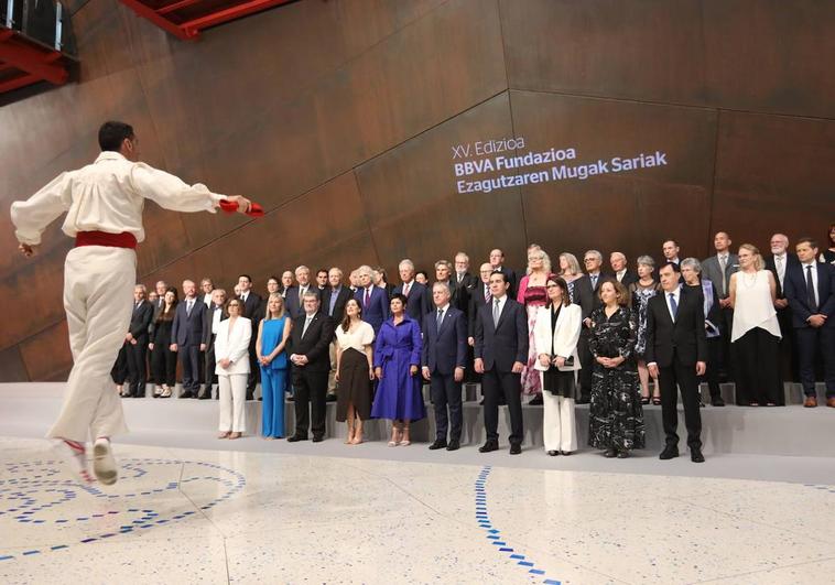 Aurresku de honor en homenaje a los galardonados.