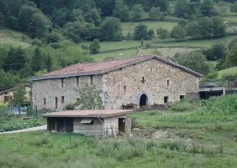 Imagen secundaria 1 - Arrazolako bide berdearen eta inguruko harrobien historian murgiltzeko prest?