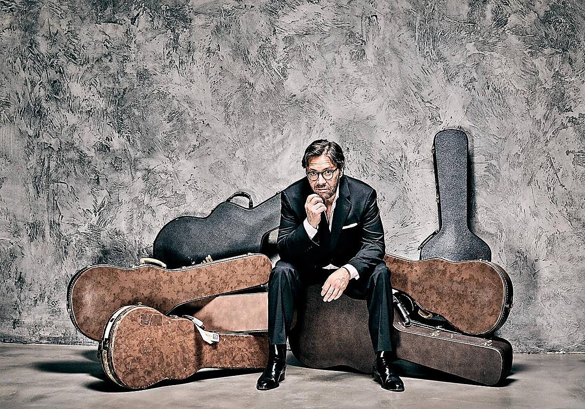 Al Di Meola, que actúa el 1 de julio en Getxo, llegó a tocar con el legendario guitarrista Paco de Lucía en los estudios Electric Lady de Jimi Hendrix en el Greenwich Village de Nueva York.