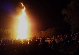 El cielo de Barakaldo, en el barrio de Rontegi, volverá a iluminarse por el fuego como en años anteriores, reuniendo a centenares de personas.