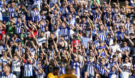 La grada de Mendizorroza, durante el duelo de la pasada campaña ante el Ponferradina,