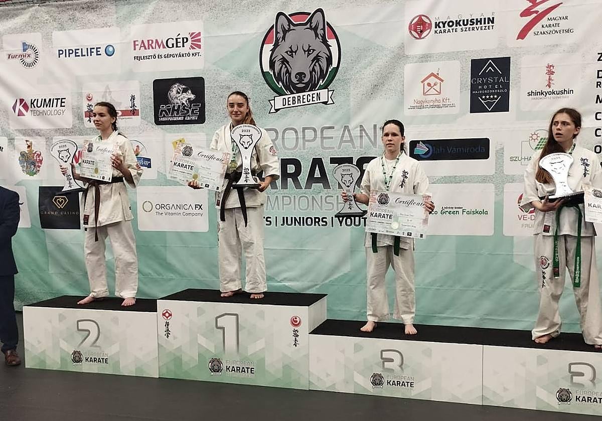 La vitoriana Mireia Vizuete en lo alto del podio.